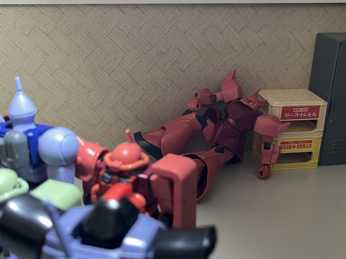 takou_ataru's tweet photo. 「お前らはいいよなぁ…」
#ガンプラ　
#ジークアクス　
#GQuuuuuuX https://t.co/nbAVZJqpij