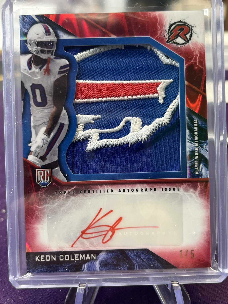BlessedBreaks's tweet photo. Straight Bangerz!! Come hangout with us over on #whatnot !! Pulling heat #PYT IN THE SHOP NOW FOR SIGNATURE CLASS & CLEARLY DONRUSS!!
https://t.co/kejIXXXK71
#topps #toppsfootball #footballcards #whodoyoucollect @ToppsGallery @Topps @toppsjapan @Fanatics #thehobby #collecting #pickyourteam #whatnotshop @HobbyRetweet_