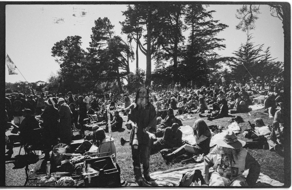 putrid00ze's tweet image. 420 at hippie hill
#tmax400