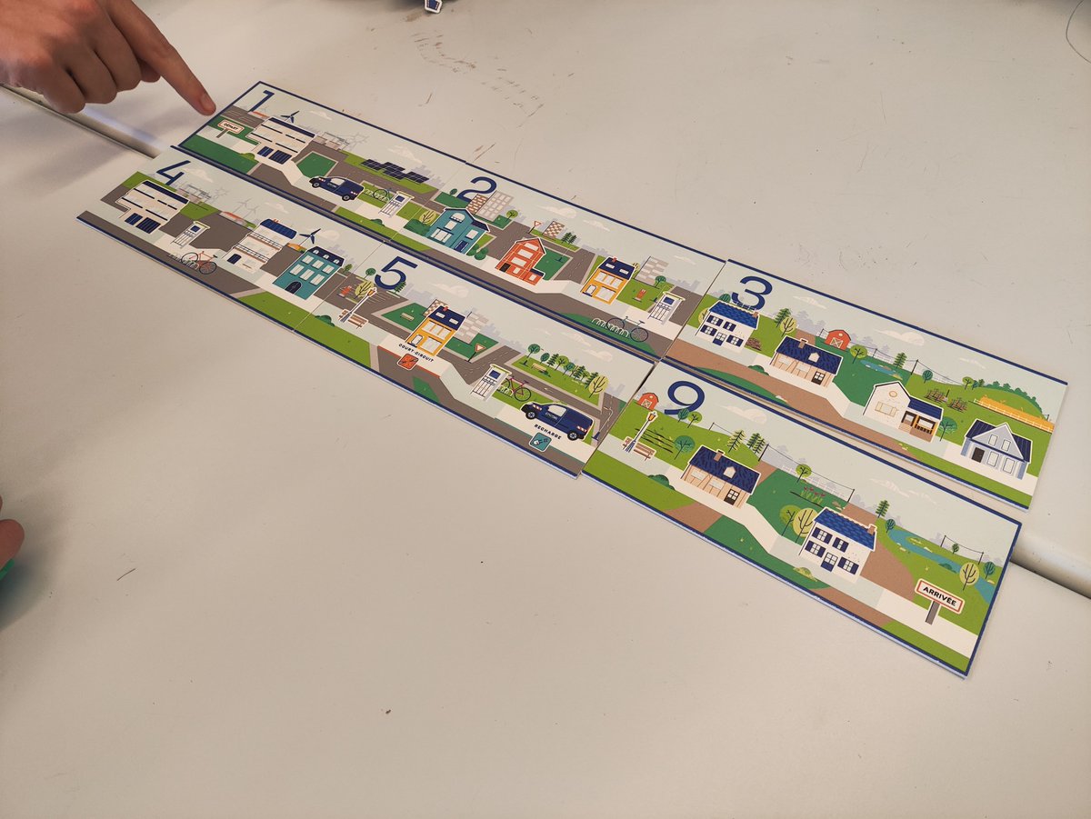 LouiseMichelVDR's tweet image. Intervention d&apos;@enedis_normand dans le domaine de l&apos;électricité et des énergies renouvelables pour notre école #EdDD avec le test d&apos;un jeu nouvellement créé. Merci aux jeunes d&apos;@UnisCiteRouen pour leur accompagnement. @Apprenante27 @valdereuil_info @enedis