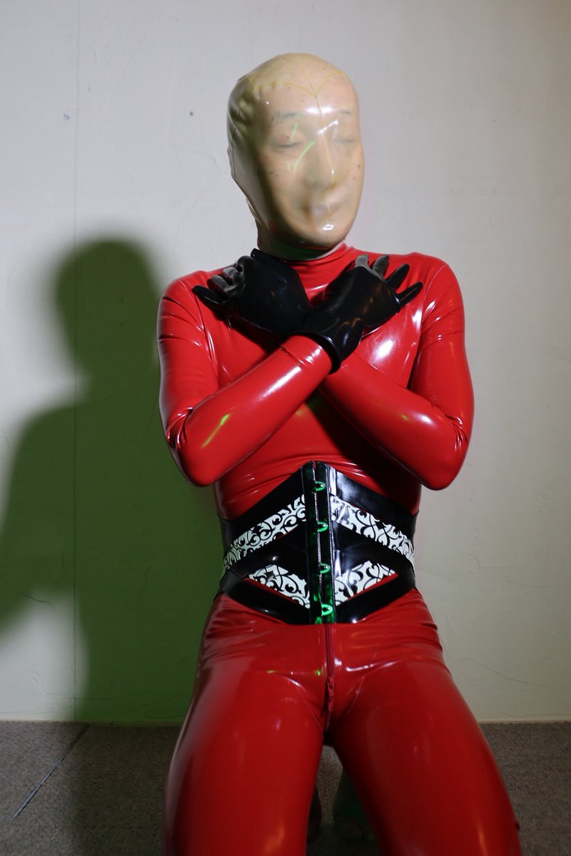 rubbercafe's tweet photo. 飴色は良き。

#ゴムカフェ
#rubbercafe
#大阪rubber
#rubber https://t.co/yoMObapfbr