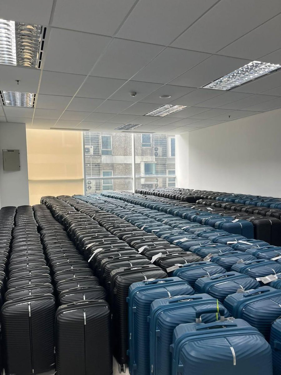 juliet_devina's tweet photo. Samsonite &amp; American tourists lagi SALE GEDE”AN😍👊
Koper jadi 600rb aja 😩😭 WAKTU TERBATAS YA SAAT MASUK &amp; antrinya luar biasaa
Kapan lagi koper samsonite sale anjlok kyk begini🥹
Yg mau bs lgsg join grup di link bio yaa

https://t.co/tWbbz5s4UG https://t.co/ac8CTCodLM