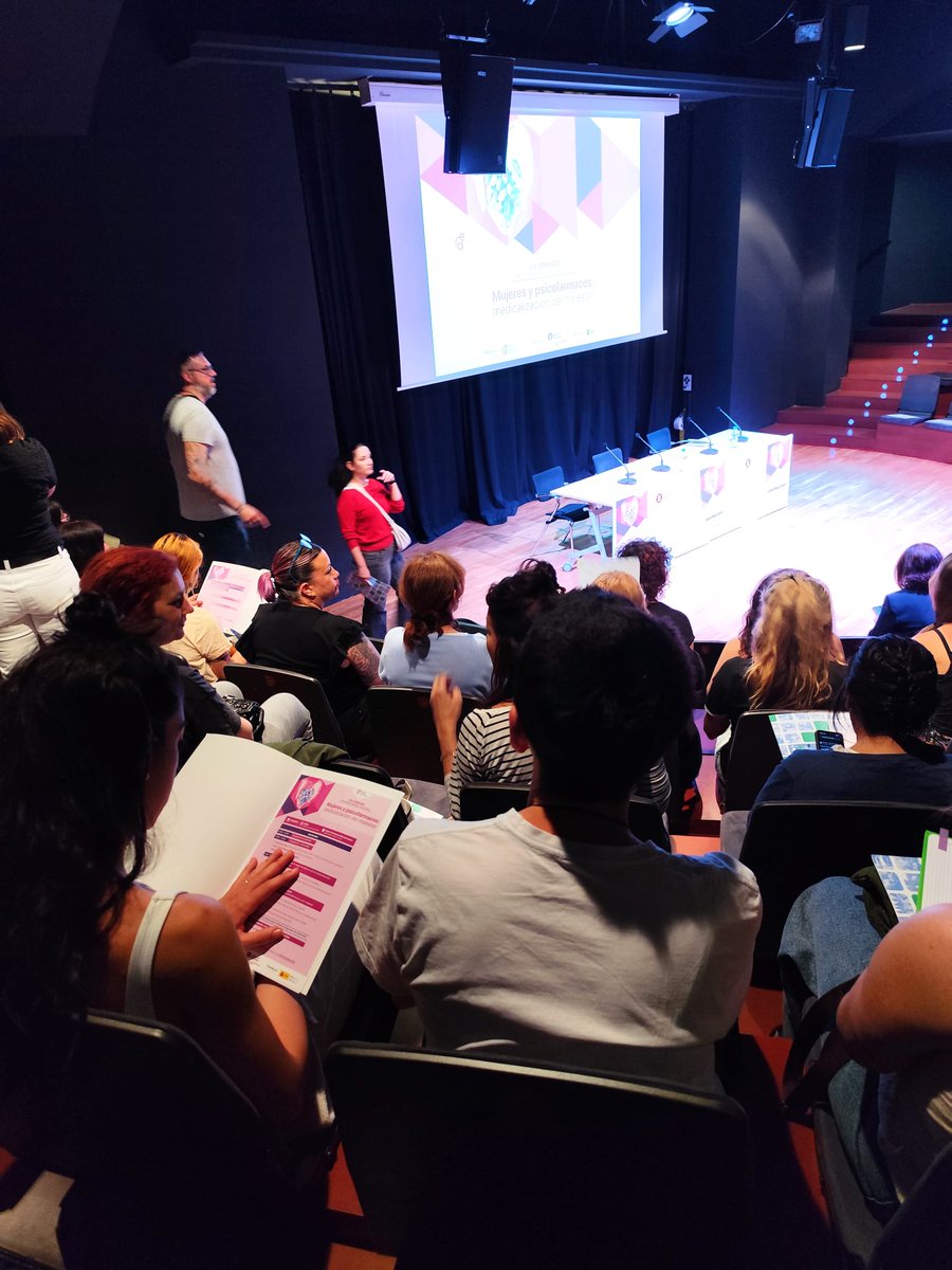 Red Género, Drogas y Adicciones tweet media