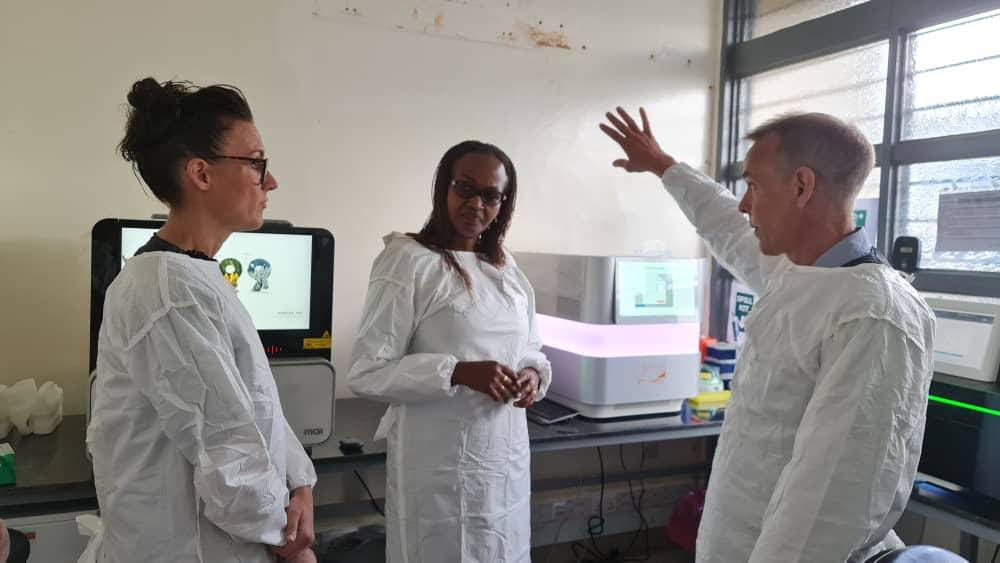 ECSA-HC (@ecsa_hc) on Twitter photo A major milestone for 🇷🇼!
Rwanda's NTRL (<a href="/RBCRwanda/">Rwanda Biomedical Centre</a>) has been assessed by <a href="/WHO/">World Health Organization (WHO)</a> for designation as a Supranational Reference Laboratory (SRL).
This achievement was made possible with support from:
🤝 <a href="/ECSA_HC/">ECSA-HC</a>
🔬 <a href="/NTRLUg/">National TB Reference Laboratory</a> (Uganda SRL)
🌍 <a href="/GlobalFund/">The Global Fund</a> (via the Regional TB Lab A major milestone for 🇷🇼!
Rwanda's NTRL (<a href="/RBCRwanda/">Rwanda Biomedical Centre</a>) has been assessed by <a href="/WHO/">World Health Organization (WHO)</a> for designation as a Supranational Reference Laboratory (SRL).
This achievement was made possible with support from:
🤝 <a href="/ECSA_HC/">ECSA-HC</a>
🔬 <a href="/NTRLUg/">National TB Reference Laboratory</a> (Uganda SRL)
🌍 <a href="/GlobalFund/">The Global Fund</a> (via the Regional TB Lab