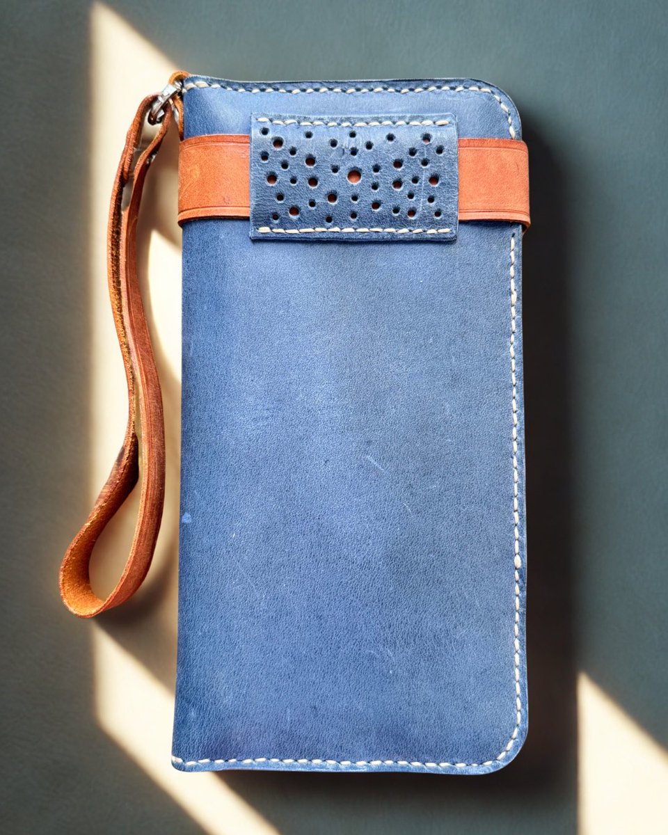 NuaBagscom's tweet image. 💙Elegance Meets Functionality
Crafted from premium genuine leather, this handmade long wallet combines minimalist design with everyday practicality.

#HandmadeWallet #GenuineLeather #MinimalStyle #UnisexDesign #LeatherGoods #ThoughtfulGift #WalletGoals #handmadebag #nuabags