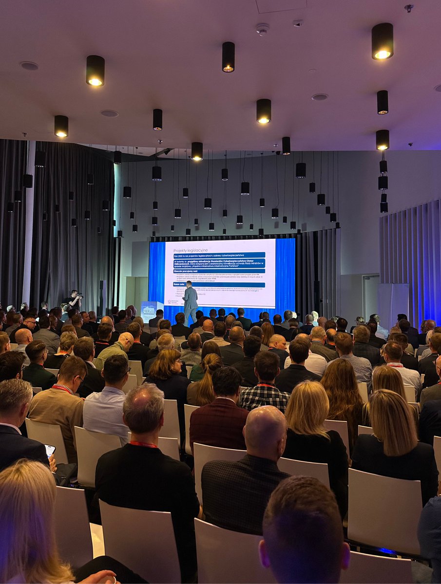 Cybersecurity przez cały rok tweet media