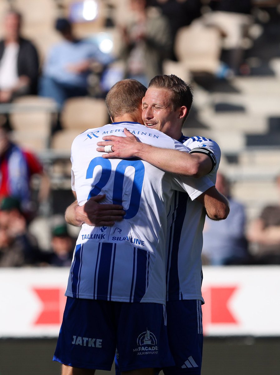 Mira Lönnqvist (@milonnq) on Twitter photo Jalkapallo tuntui eilen tältä.
Kiitos jalkapallo. Kiitos Klubi. 💙
<a href="/hjkhelsinki/">HJK Helsinki</a>
<a href="/Veikkausliiga/">Veikkausliiga</a> Jalkapallo tuntui eilen tältä.
Kiitos jalkapallo. Kiitos Klubi. 💙
<a href="/hjkhelsinki/">HJK Helsinki</a>
<a href="/Veikkausliiga/">Veikkausliiga</a>
