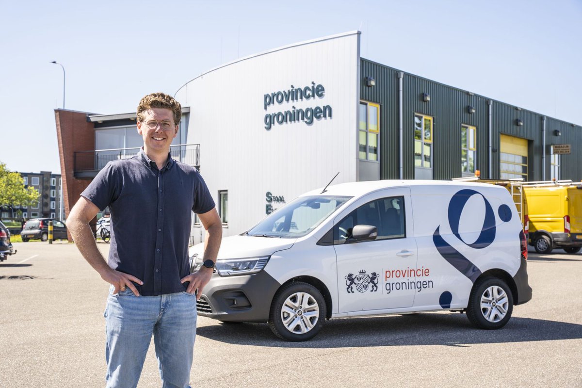 provgroningen's tweet image. 🚧Bas Luurtsema, adviseur Beheer en Onderhoud Wegen bij de provincie, vertelt hoe bewoners, bedrijven en gemeenten vroeg worden betrokken bij wegonderhoud om wegen veiliger en beter afgestemd op de omgeving te maken. Lees meer: provinciegroningen.nl/actueel/nieuws…