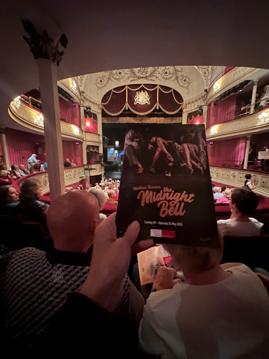 BathLifeMag's tweet image. All the atmosphere, passion, and intoxicating panache you’d expect from The Midnight Bell by the inventive @SirMattBourne and his @New_Adventures dancers
@TheatreRBath until 24 May