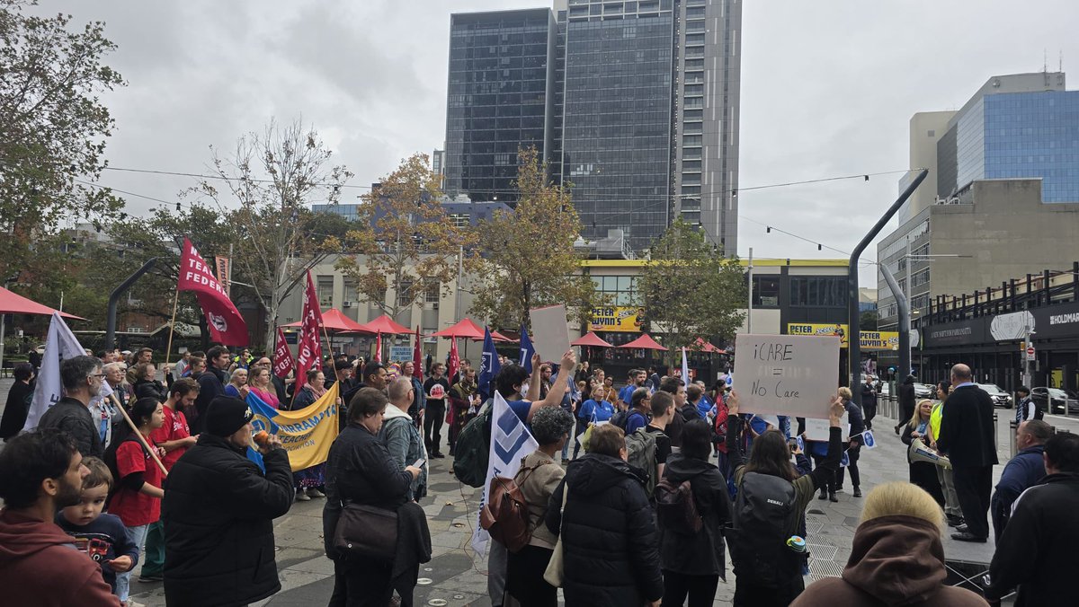 Amber Flohm (@aflohm) on Twitter photo Great to address the Parramatta rally alongside <a href="/unionsnsw/">Unions NSW</a> where <a href="/TeachersFed/">Teachers Federation</a> members joined other workers to decry the Treasurer's cuts. Great to address the Parramatta rally alongside <a href="/unionsnsw/">Unions NSW</a> where <a href="/TeachersFed/">Teachers Federation</a> members joined other workers to decry the Treasurer's cuts.