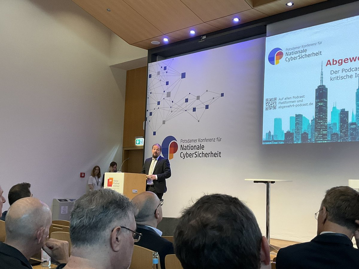 keypousttchi's tweet photo. "Cybersicherheit und Resilienz sind kein Sprint, sondern ein Marathon." @chr_doerr, @HPI_DE
Hoffentlich hören Sie's in Berlin, die Stadtgrenze ist ja nur 200m weg 🤨
#HPI_Security https://t.co/ajuCIZ7Ndu