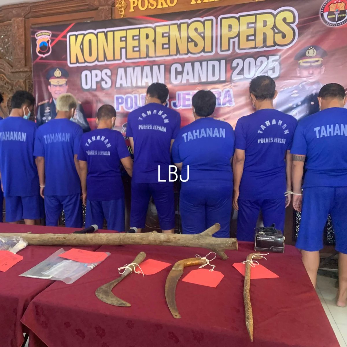 info_libraja's tweet photo. parah banget, merampas motor semena-mena ternyata motor digadaikan

#LBJ #Libraja #jepara #AlloBankFestival2025 #TREASURE #happy520 ade armando najwa shihab mbak nana muzani ivan https://t.co/eeZNKc5sTM