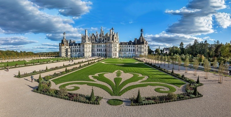 ✨ Venez découvrir le <a href="/domainechambord/">Château de Chambord</a> avec le Pack #REMI 3 en 1 ! ✨
 
🚆 Train + Navette Château + Entrée à prix réduit
💸 50% de réduction sur le transport + entrée à prix spécial

🎫 Réservez votre escapade dès aujourd'hui ! 🏰
 
🔗 Infos : ter.sncf.com/centre-val-de-…