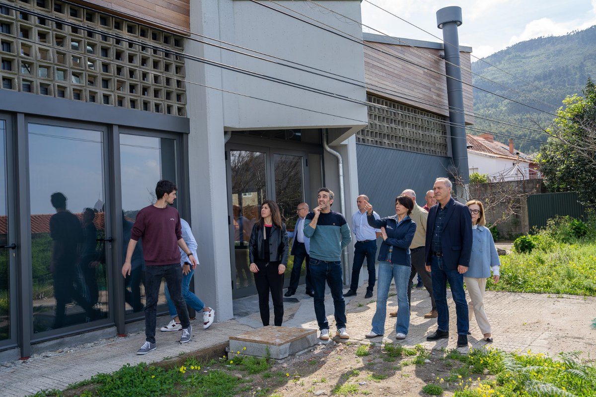 🏗️ A Xunta licita por +252.000€ a reforma da contorna do mercado de Oia

🌿 Actuación do Plan Hurbe para mellorar acabados, mobiliario e iluminación cun deseño respectuoso co entorno