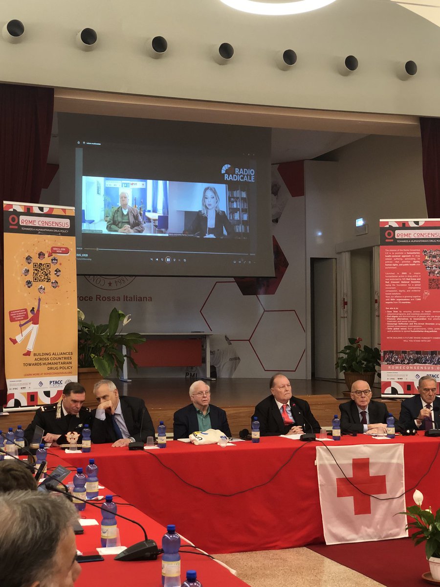 #21maggio Iniziato l’evento “Emergenza Droga: è possibile un ruolo terapeutico delle Forze dell’Ordine? È ipotizzabile l’introduzione di una terapia coercitiva? 
#Deflection #Terapiacoercitiva #Emergenza #Droga #forzedellOrdine