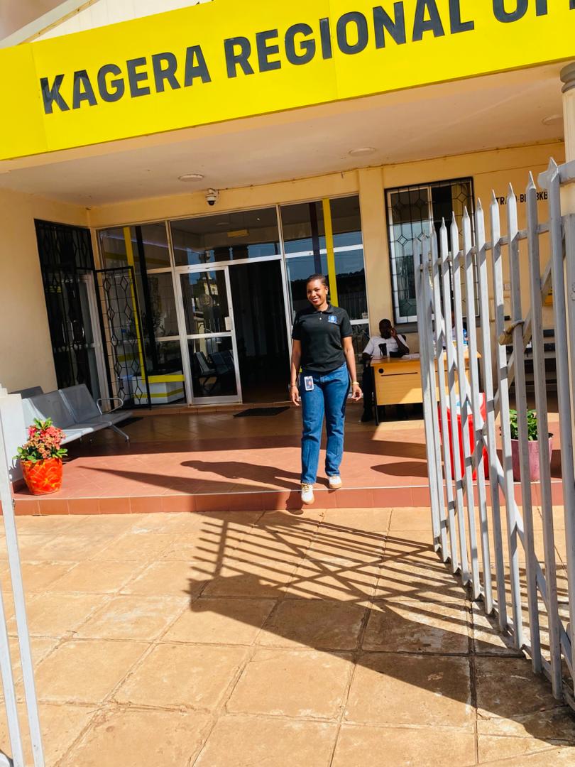 Simplify tweet media