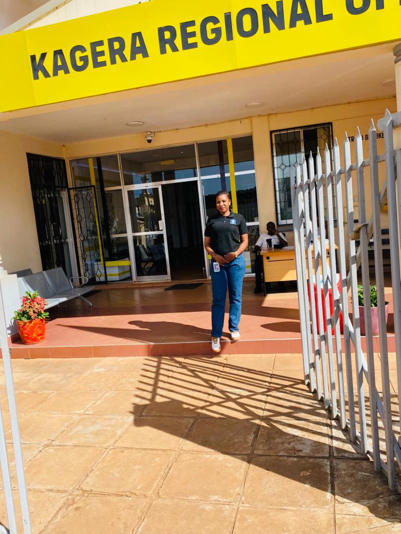 Simplify tweet media