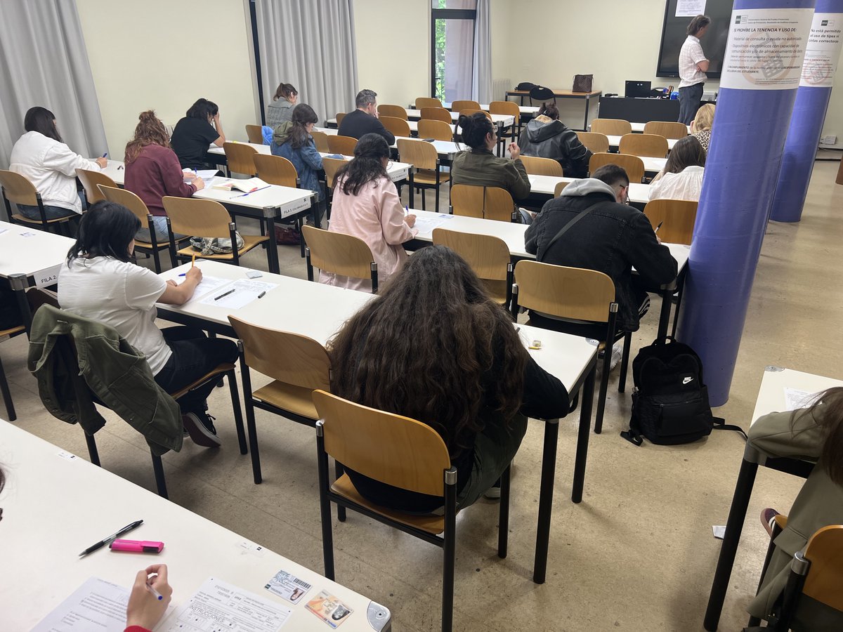 📄 Llegamos al ecuador de nuestra primera semana de exámenes en esta convocatoria de mayo-junio.

💪 Esperamos que os hayan ido bien las primeras pruebas y os deseamos toda la suerte para las que queden.