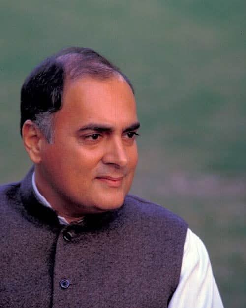 श्रद्धा सुमन 🙏💐 आप सदा यूं ही याद आयेंगे 21 मई 1991 का दिन कभी भूल नहीं पाऊंगी 😔