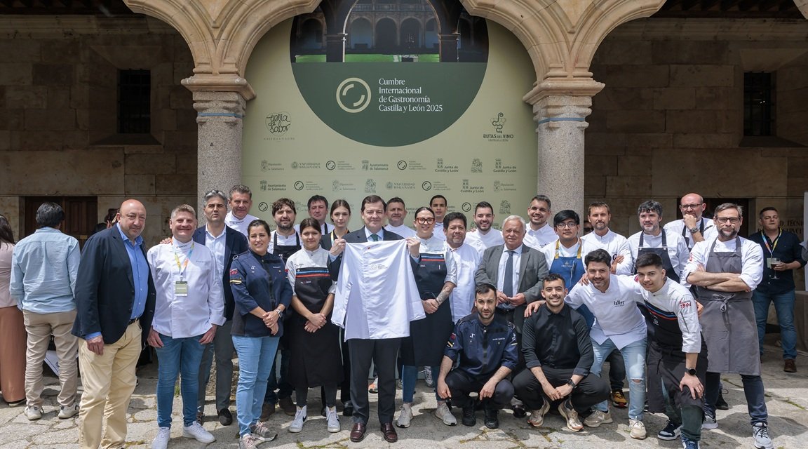 ARTE 5 SENTIDOS (@sitioparapostre) on Twitter photo El potencial gastronómico de Castilla y León como motor turístico.
<a href="/CumbreGastroCyL/">@CumbreGastroCyL</a>
expreso.info/noticias/gastr… vía <a href="/expreso_info/">Expreso, diario de viajes y turismo</a> #turismo El potencial gastronómico de Castilla y León como motor turístico.
<a href="/CumbreGastroCyL/">@CumbreGastroCyL</a>
expreso.info/noticias/gastr… vía <a href="/expreso_info/">Expreso, diario de viajes y turismo</a> #turismo