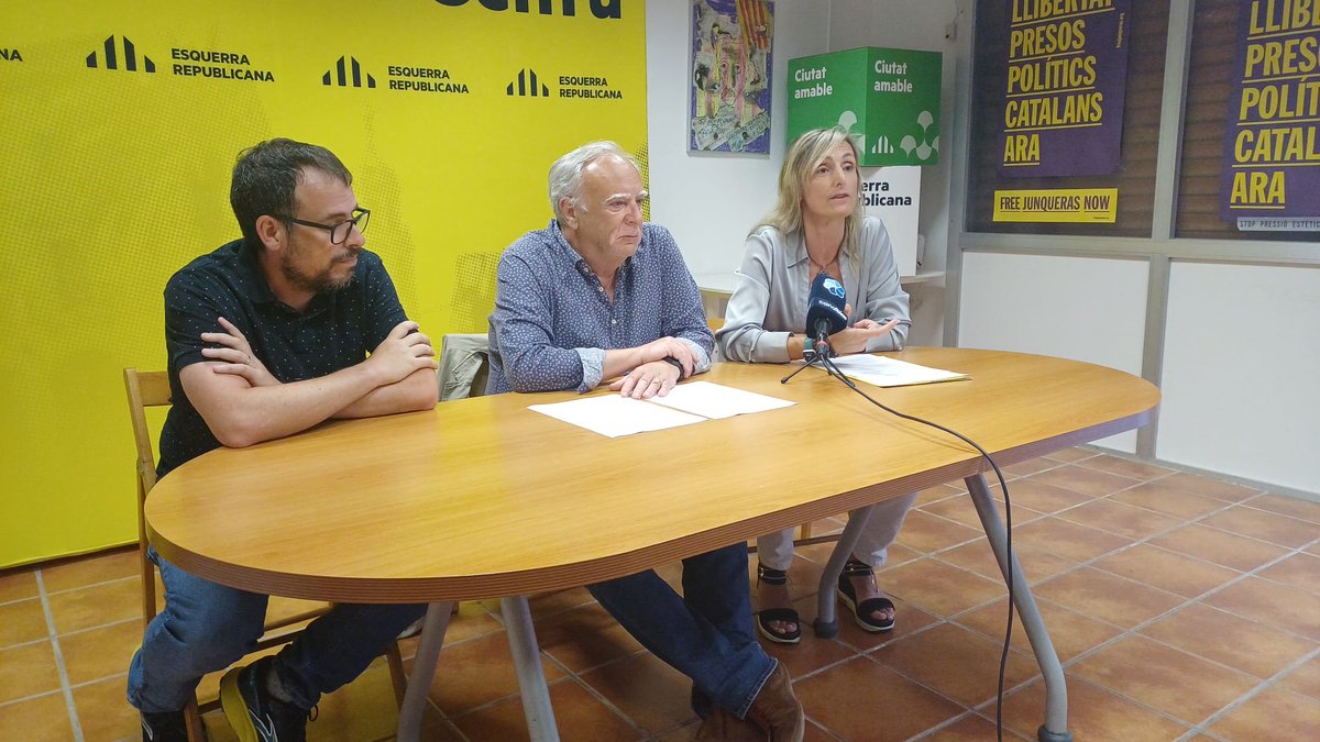 ERC Vilanova i la Geltrú (@ercvng) on Twitter photo 🟡 Nous relleus al grup municipal d’<a href="/ERCVng/">ERC Vilanova i la Geltrú</a>
➡️ Xavier Serra i Oriol Huguet s’incorporen com a regidors
🗣️ Conxi Martínez serà la nova portaveu a partir del juliol
💪 Renovació amb compromís per seguir treballant per Vilanova
🔗 esquerravng.cat/2025/05/21/erc… 🟡 Nous relleus al grup municipal d’<a href="/ERCVng/">ERC Vilanova i la Geltrú</a>
➡️ Xavier Serra i Oriol Huguet s’incorporen com a regidors
🗣️ Conxi Martínez serà la nova portaveu a partir del juliol
💪 Renovació amb compromís per seguir treballant per Vilanova
🔗 esquerravng.cat/2025/05/21/erc…