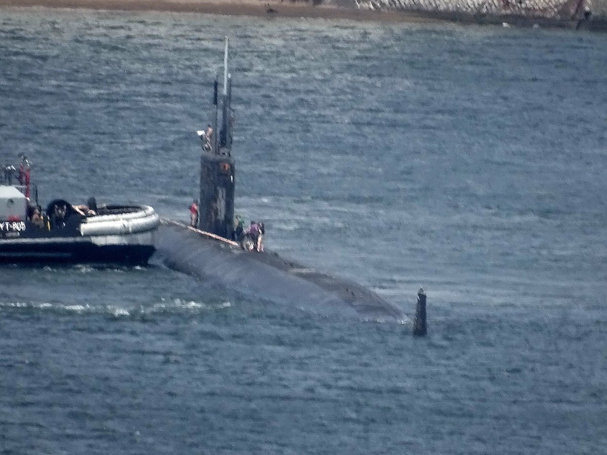 横須賀を出港して行った、ロサンゼルス級原子力潜水艦「コロンビア(USS
