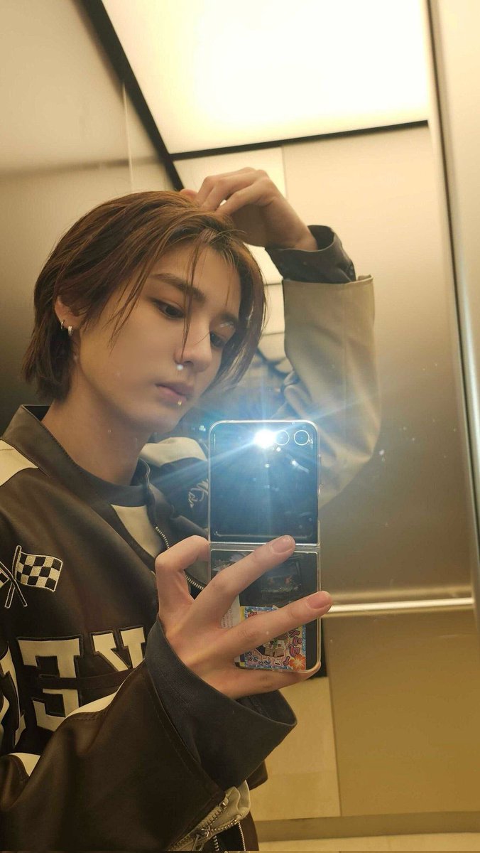 ovxrdrift's tweet photo. #หิรัญไว้พบกันใหม่

(( สวัสดีค่ะทุกคน เราผปค.ภามม์วิศว:เอง 🐕✨ แม้จะเป็นช่วงเวลาสั้น ๆ แต่ก็ขอบคุณทุก ๆ คนมากเลยนะคะที่แวะเวียนมาเล่นด้วยกัน และขอโทษด้วยหากทำอะไรให้ขุ่นเคืองใจโดยไม่ได้เจตนานะคะ 🙇🏻‍♂️🤍

แอคนี้จะยังคงอยู่ต่อจนกว่าจะบิน(?) ยังไงไว้เจอกันใหม่ในโอกาสหน้าค่า🥳 xoxo )) https://t.co/ph6PrJ13qN