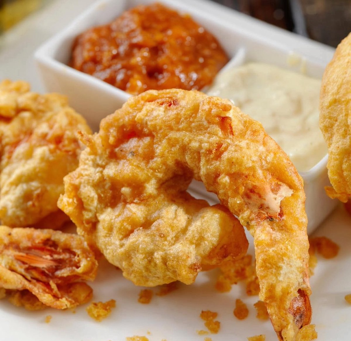 TPSmiths_Dublin's tweet photo. Try our Crispy Tiger Prawns wrapped in filo pastry &amp; served with a sweet chili dip 🍤

#ireland #dublin #lunch #prawns #food #tpsmithsbarandrestaurant #tpsmiths https://t.co/sOnuJIzbci