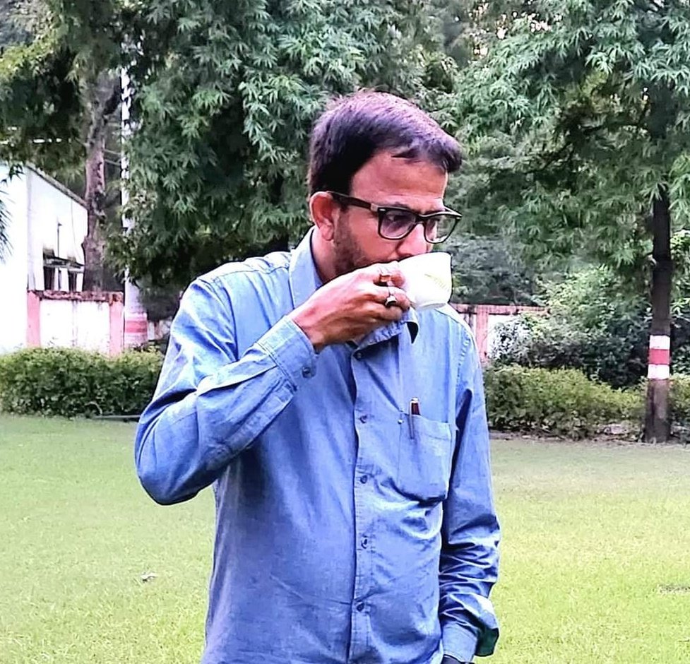 चाय सिर्फ एक पेय नहीं, यह एक एहसास है—हर चुस्की में सुकून, हर घूंट में जुड़ाव।
सुबह की ताज़गी हो या शाम की थकान, चाय हर पल की हमसफ़र है।
#InternationalTeaDay पर चलिए जश्न मनाएं उस स्वाद और परंपरा का, जो हमें जोड़ती है।
#चाय #TeaDay2025