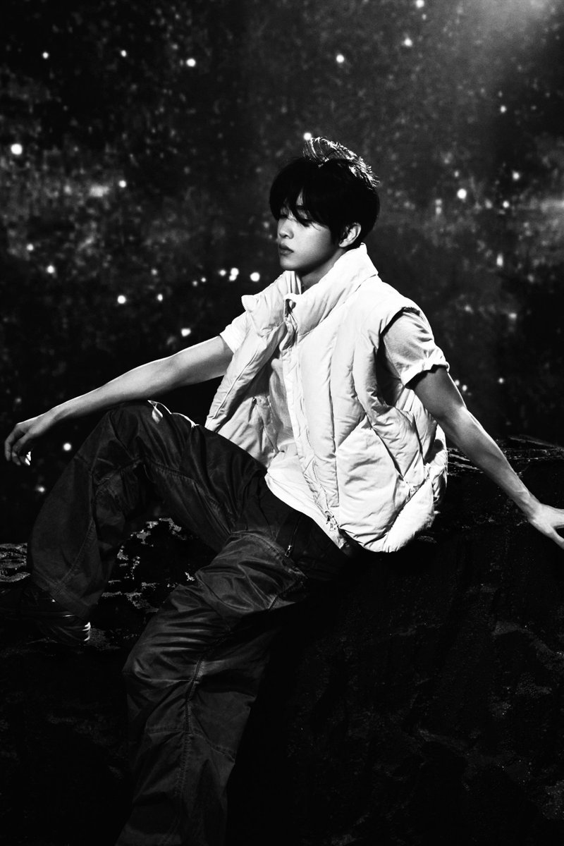 sunigchan's tweet photo. Lost in the stars, but never off course. In the silence of space, I listen to the fire inside me. https://t.co/W0x4nw9x2k