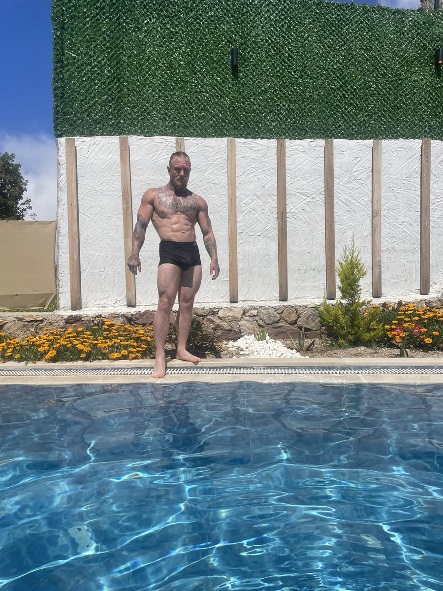 It’s FREE for the next 24 hours…

onlyfans.com/BilboShaggins