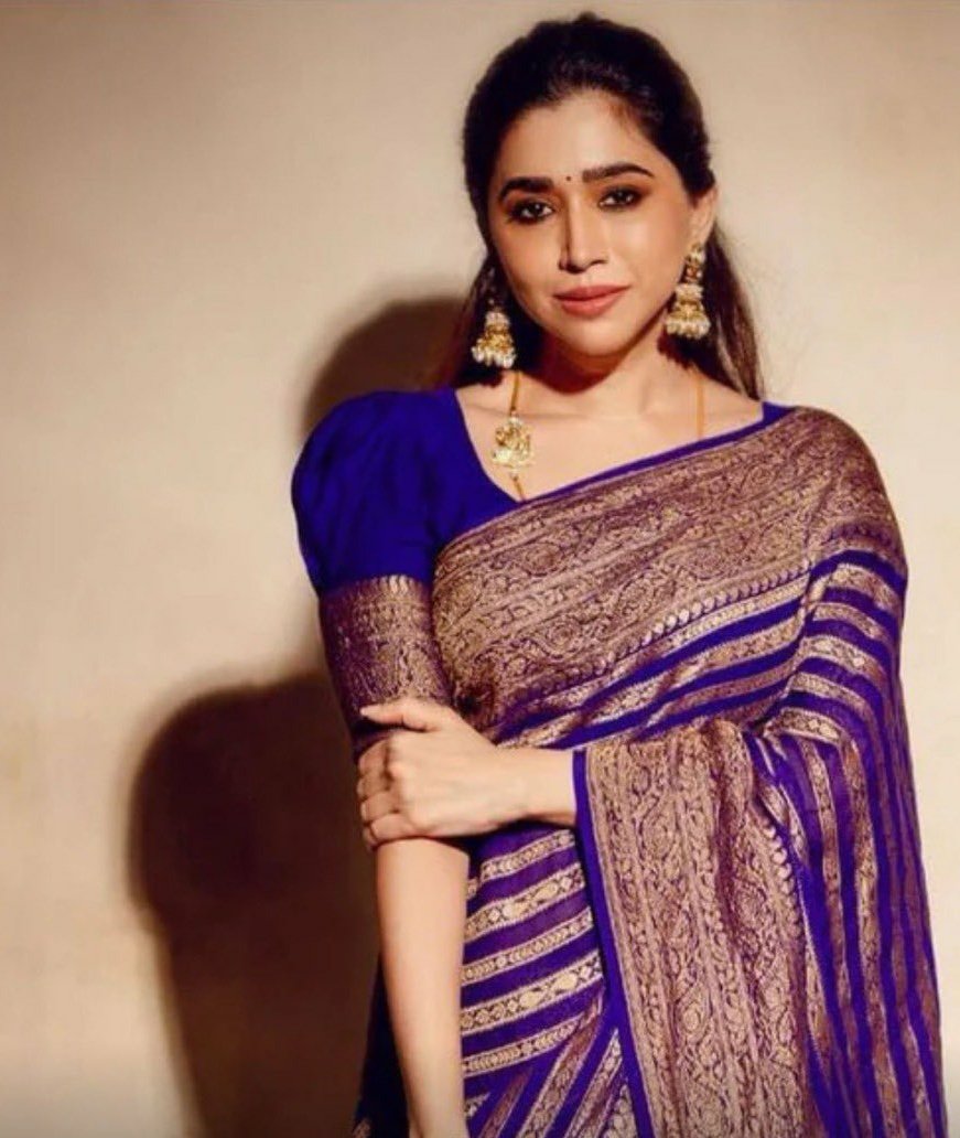 KollyCensor's tweet image. Breaking : Jayam Ravi's ex wife #Aarti demands 40L alimony (every month)