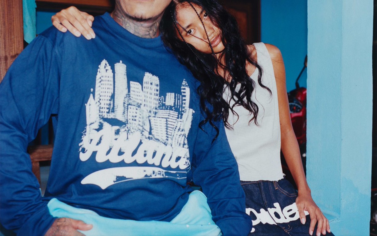 Wereportonline's tweet image. สั่นสะเทือนทั่วโลก! "SP5DER" กับแคมเปญล่าสุดที่ถ่ายทำในไทย ผสานสตรีทแวร์กับวิถีชีวิตแบบไทย
.
อ่านข่าวต่อได้ที่ : wereportnews.com/2025/05/%e0%b8…
.
#SP5DER #สตรีทแวร์ #ประเทศไทย #BrandFactory #ถ่ายทำในประเทศไทย #แฟชั่น #แคมเปญ #วิถีชีวิตไทย #รันเวย์ #ครีเอทีฟ #ไวรัล #EconToday #ข่าวWRN