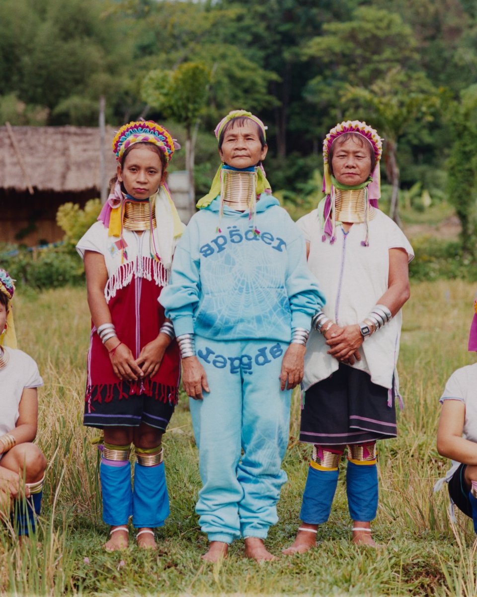 Wereportonline's tweet image. สั่นสะเทือนทั่วโลก! "SP5DER" กับแคมเปญล่าสุดที่ถ่ายทำในไทย ผสานสตรีทแวร์กับวิถีชีวิตแบบไทย
.
อ่านข่าวต่อได้ที่ : wereportnews.com/2025/05/%e0%b8…
.
#SP5DER #สตรีทแวร์ #ประเทศไทย #BrandFactory #ถ่ายทำในประเทศไทย #แฟชั่น #แคมเปญ #วิถีชีวิตไทย #รันเวย์ #ครีเอทีฟ #ไวรัล #EconToday #ข่าวWRN