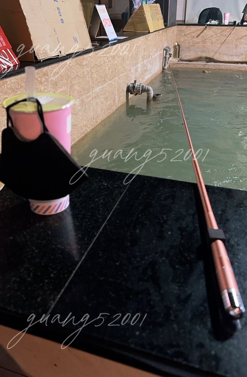 別人的520
送花送蛋糕

我們的520
走釣蝦！ 
阿寶給你！蝦蝦！
多點兩個菜帶回家配酒酒吧
😂😂