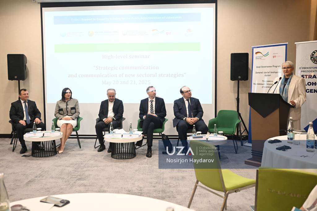 CFLA_gov_lv's tweet image. 🇱🇻🇺🇿🤝Taškenta 20.-21.maijs
Seminārs “Strategic communication and communication of new sectoral strategies” pulcē pārstāvjus no dažādām valsts iestādēm un informācijas dienestiem, lai stiprinātu stratēģisko komunikāciju un veicinātu efektīvāku dialogu ar sabiedrību.

#LATDEV #GIZ