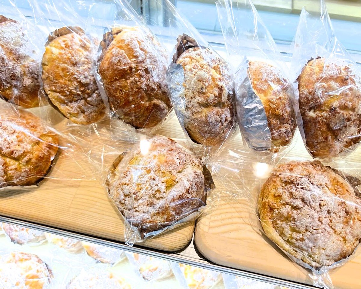 koremoutabeta's tweet image. #コレもう食べた？ #シュークリーム #Ｍｕｉ #ミルク #期間限定😋コレもう食べた？蕨店にこだわりのミルクをたっぷりつかったクリームのシュークリームが大人気のＭｕｉ（ミューイ）が出店中🐄🥛シンプルな見た目を侮るなかれ！
HPはこちら👉retail.jr-cross.co.jp/koremoutabeta/