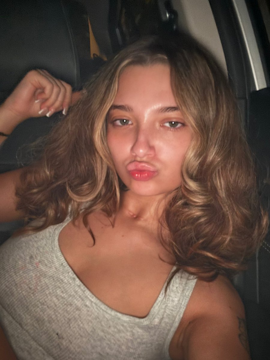 cupiddleo's tweet image. ain’t been on here in a min what yall been up to🥰 welcome new people 🩷