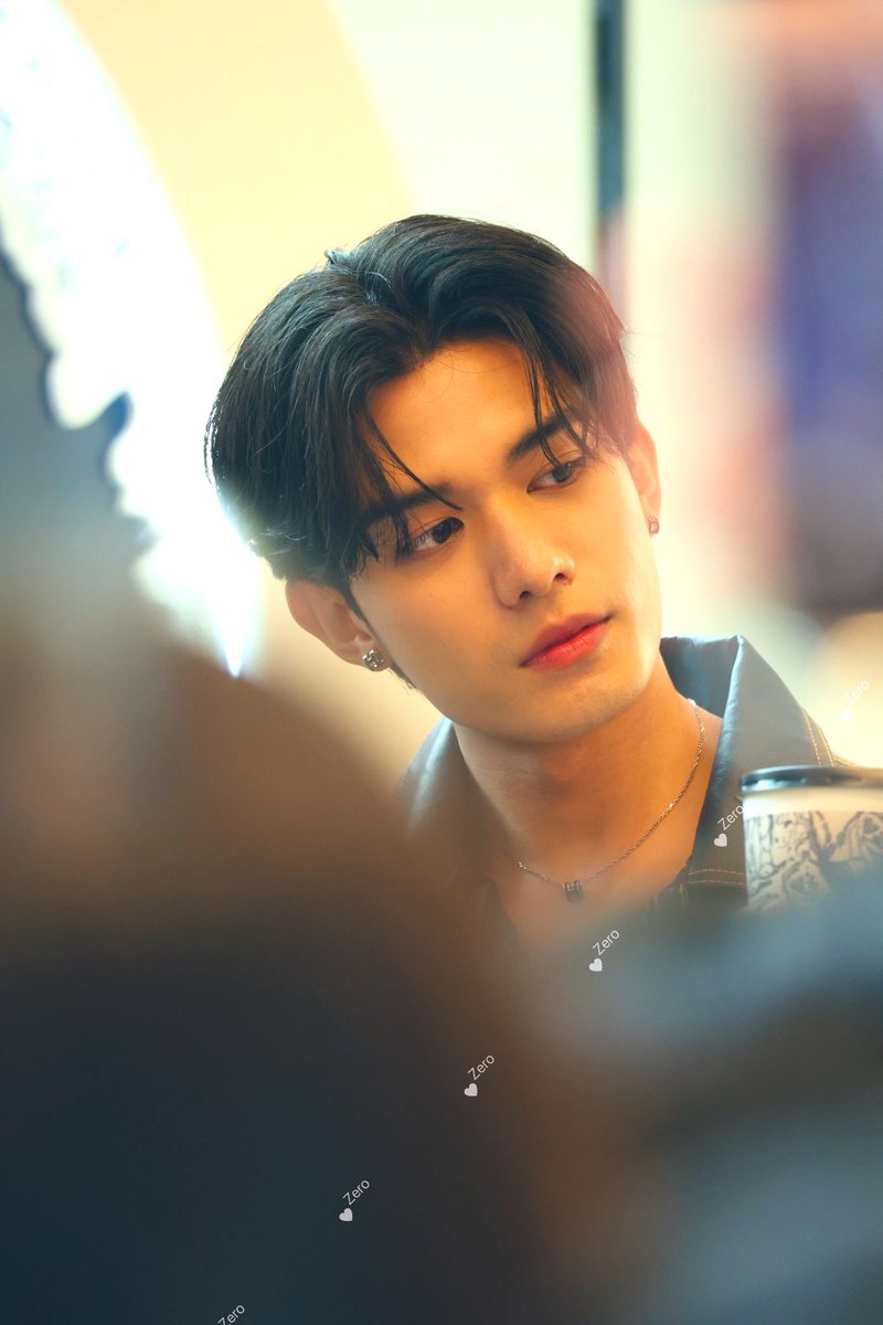 jinny_74's tweet photo. sooooo handsome!
@netsiraphop 
 #CHAGEExNetSiraphop https://t.co/kpt9w1kBMk