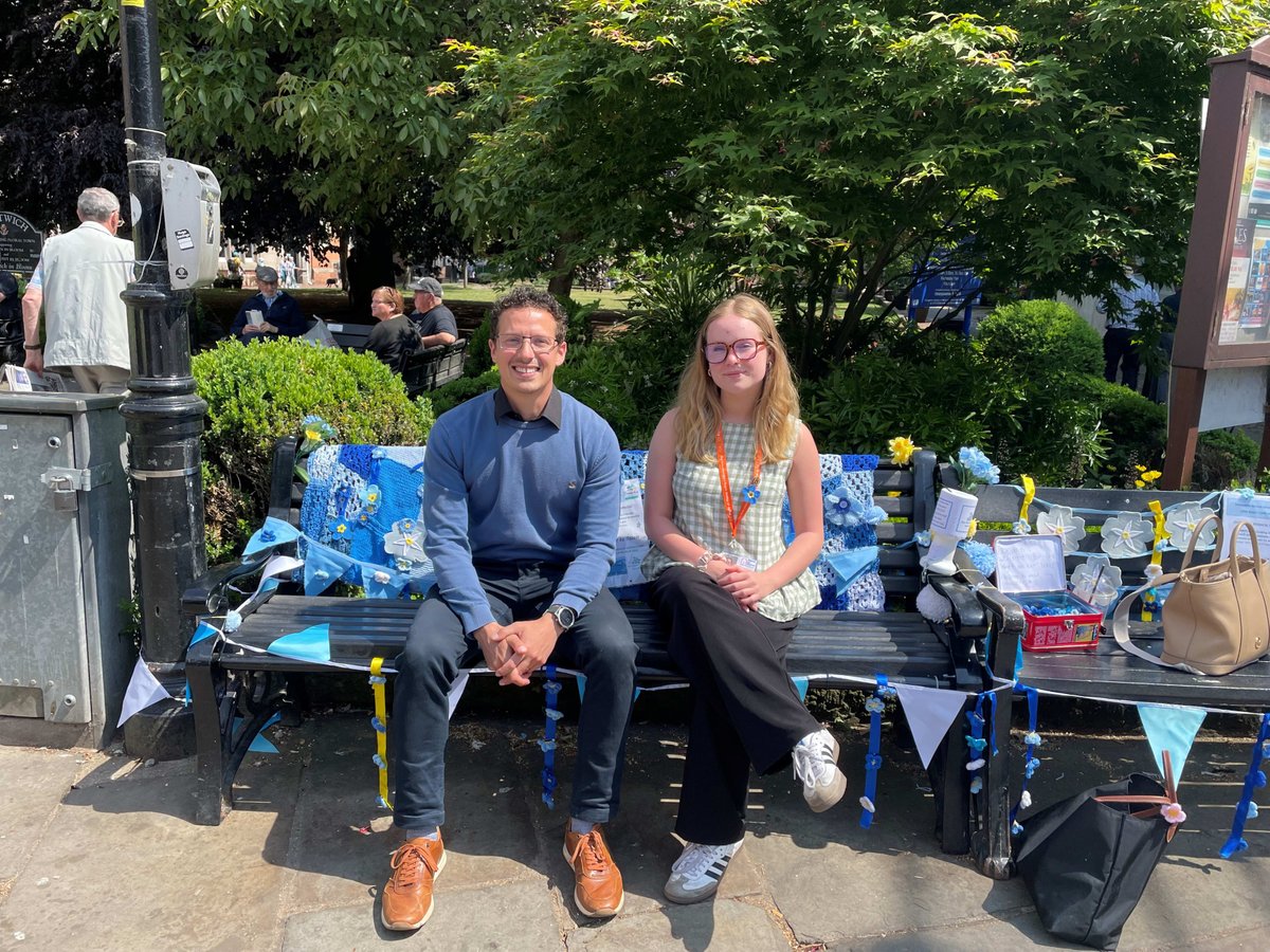 💙 Dementia Action Week 💙

This week, we’ve been proud to support   @The Thursday Club Nantwich in raising awareness for dementia!.

You'll find the Chatty Bench in Nantwich town centre from 11am to 2pm all week. Pop by for a friendly chat!