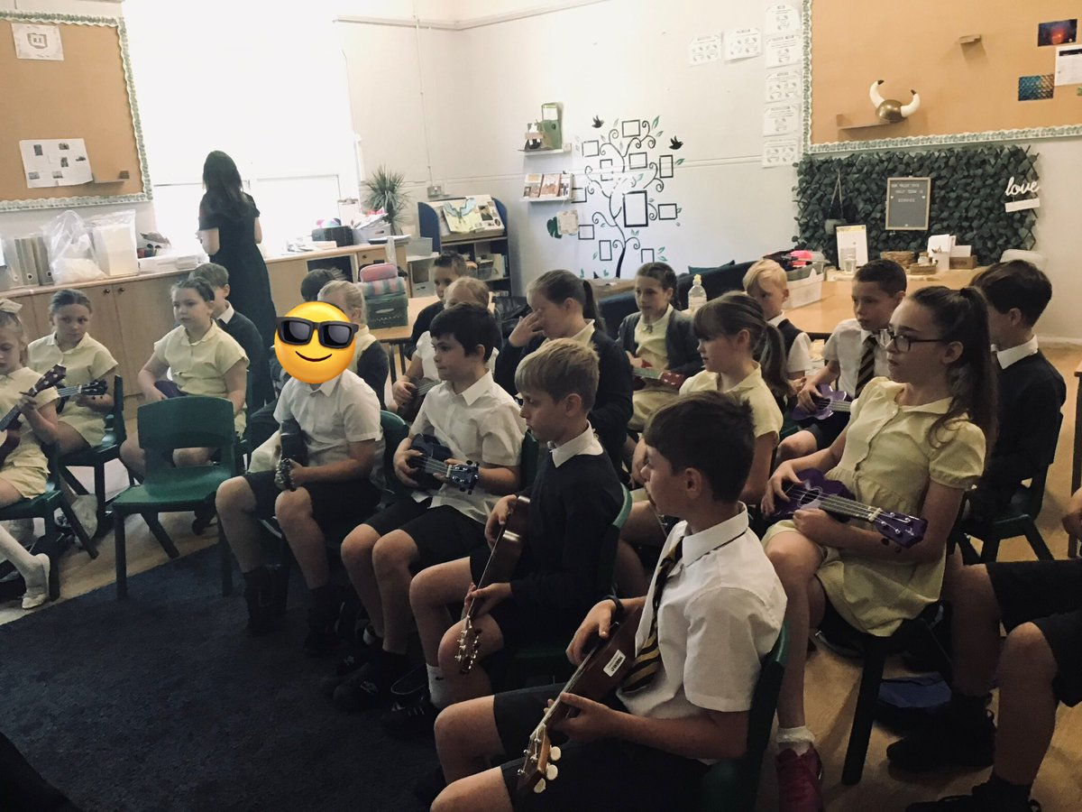 CCMPrimary's tweet photo. Y4 are loving learning the ukulele! #Edsential https://t.co/VOcGrWf0t8