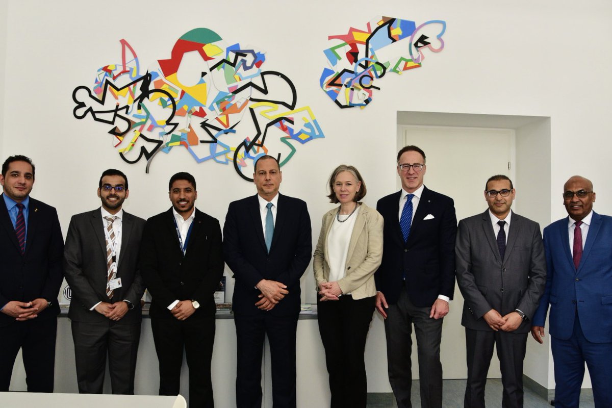 وحضر اللقاء ممثلي من الملحقية الثقافية #السعودية وعدد من الأطباء السعوديين.