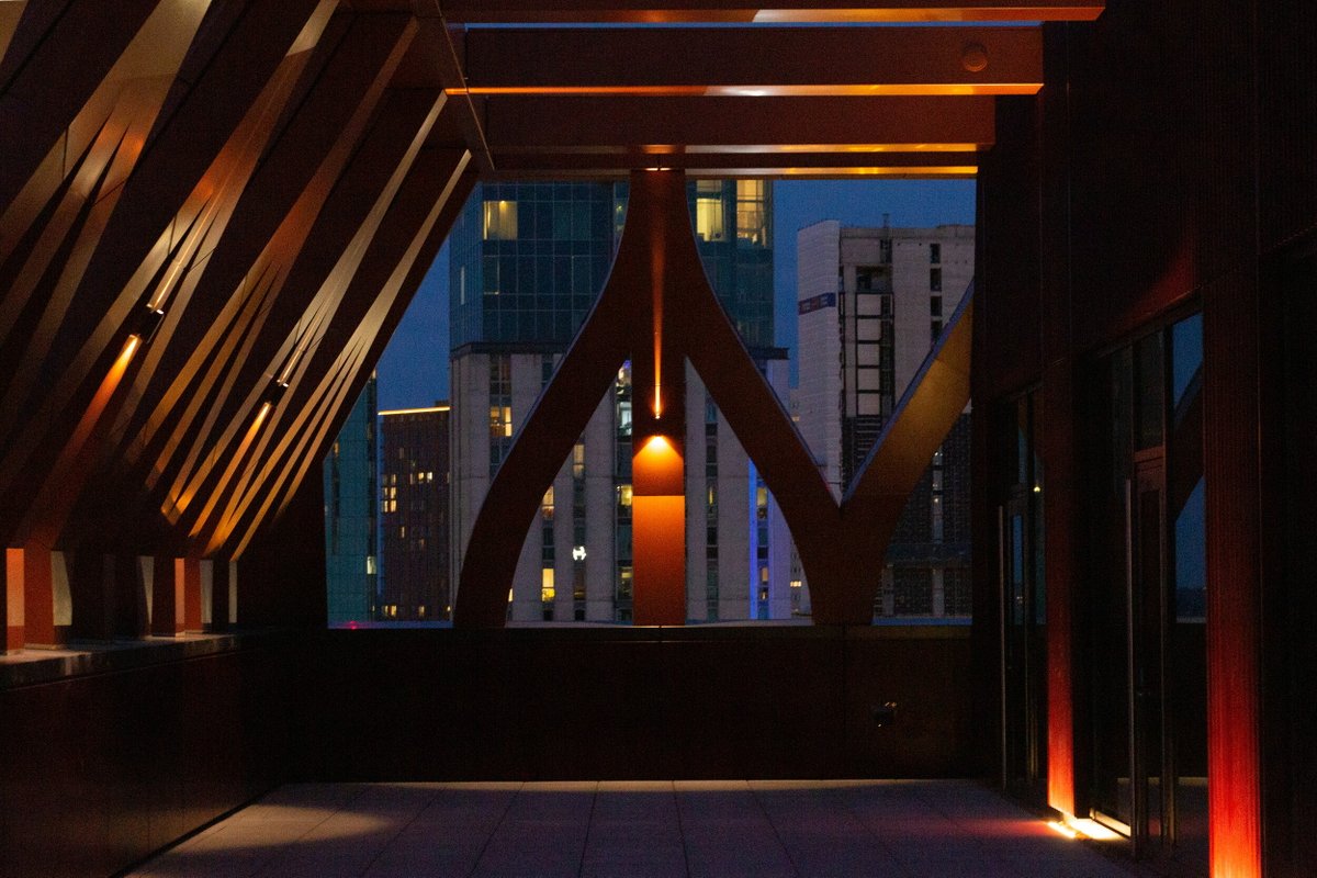 ParadiseBham's tweet image. Can you tell which part of Three Chamberlain Square you’re looking at here? By revealing the amazing lighting regime around the building, we’re showing just how much thought and detail has gone into this space and how much it will impact this corner of the city centre #MEPC…