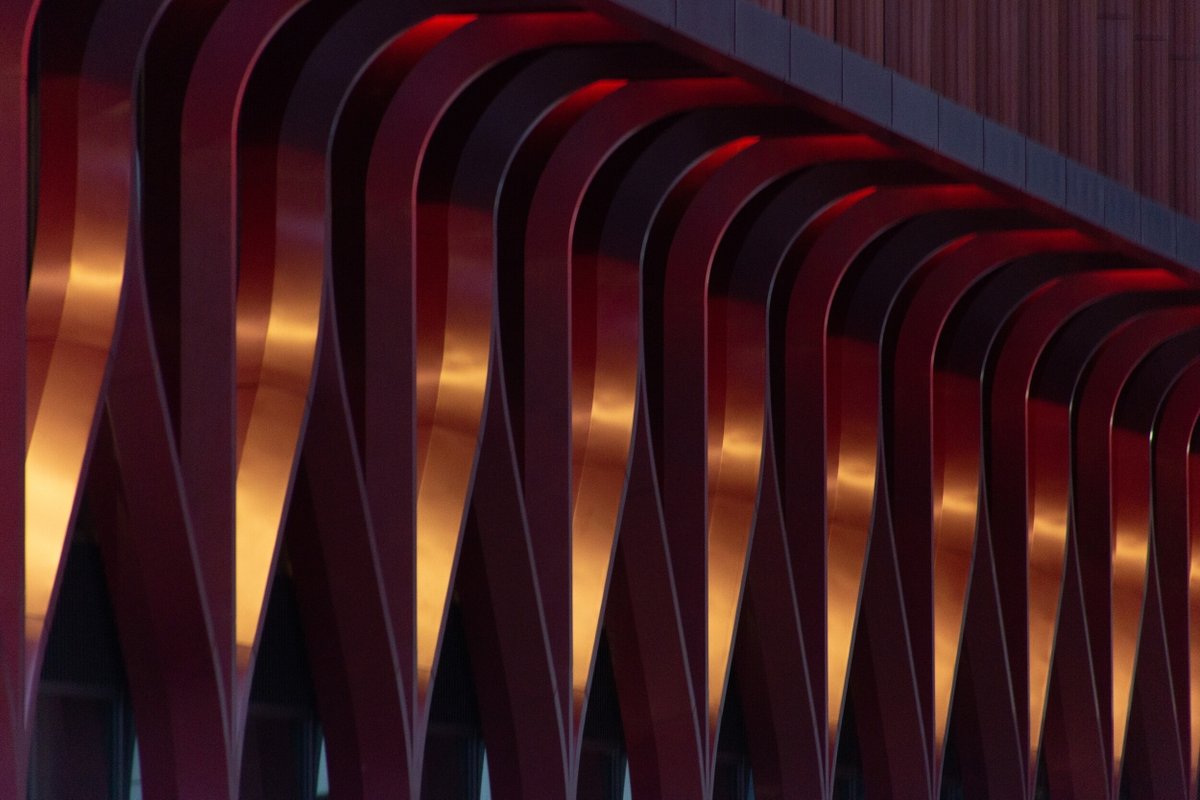 ParadiseBham's tweet image. Can you tell which part of Three Chamberlain Square you’re looking at here? By revealing the amazing lighting regime around the building, we’re showing just how much thought and detail has gone into this space and how much it will impact this corner of the city centre #MEPC…