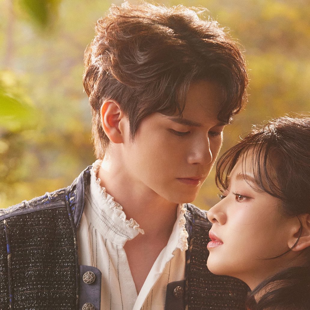 พี่องใส่ชุดงี้ยิ่งเหมือนลูกครึ่งอะ 55555555555