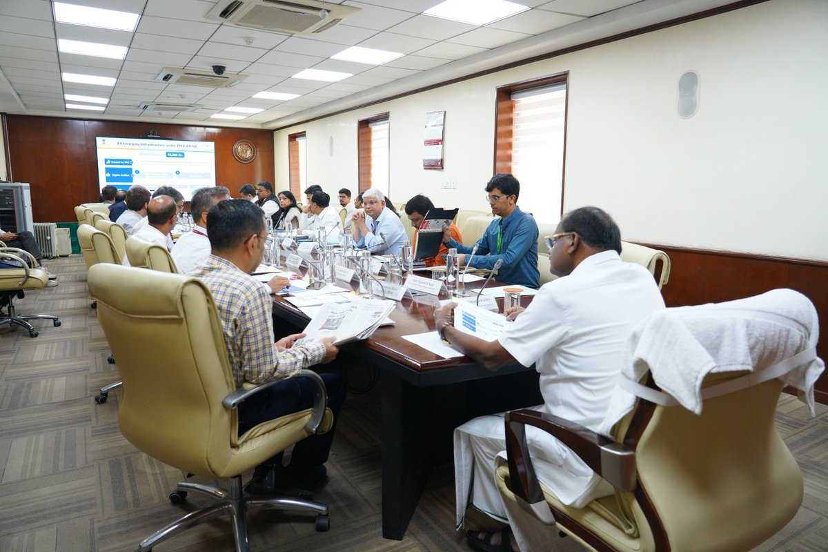 hd_kumaraswamy's tweet photo. Chaired inter-ministerial meeting with senior officials from @PetroleumMin, @MORTHIndia & @MHI_GoI to review and fast-track the expansion of EV charging infrastructure across the country.

Under the visionary leadership of Hon’ble PM Shri @narendramodi avaru, the PM E-Drive scheme is transforming India’s mobility landscape. With an outlay of ₹2,000 crore, the scheme will establish 72,000 EV charging stations nationwide. We are committed to building a robust, accessible and future-ready EV ecosystem to ensure energy security, reduce carbon footprint, and empower citizens through green transport. ⚡🇮🇳

#PMEDrive #GreenMobility #EVRevolution #SustainableTransport #EnergySecurity #EVIndia #TransformingIndia #NetZero2070 #MakeInIndia 
@PMOIndia