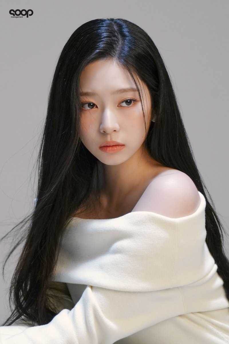 soop_ent's tweet photo. 언니…라고 부르고 싶어지는 얼굴 https://t.co/uzbNJl12iV