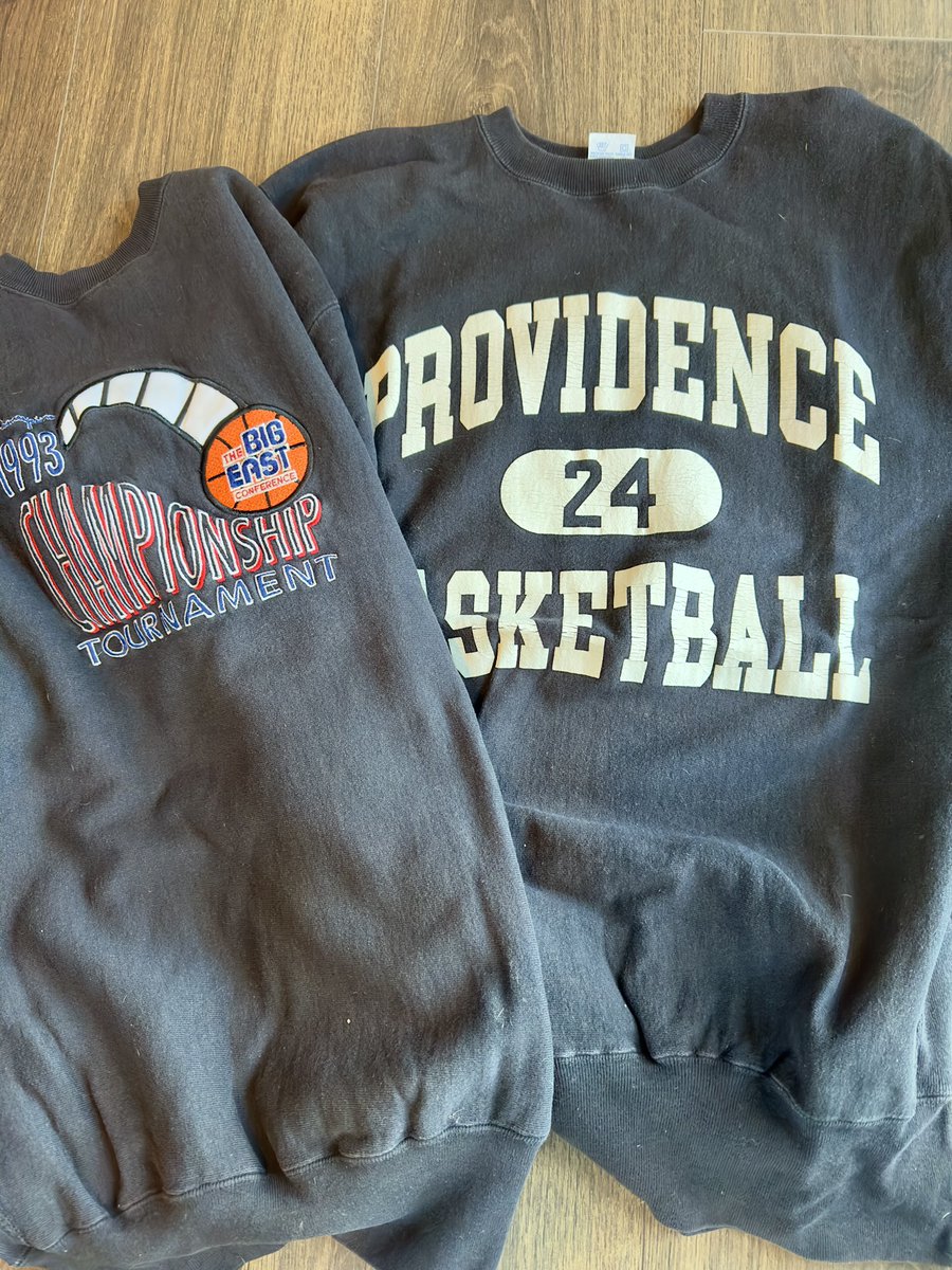 Zielony666's tweet photo. PEREŁKI z Szafy :)) #BigEast #PcBball #NCAA #ProvidenceCollege #NCAAPl #PlkPl https://t.co/fd5nYjnDei