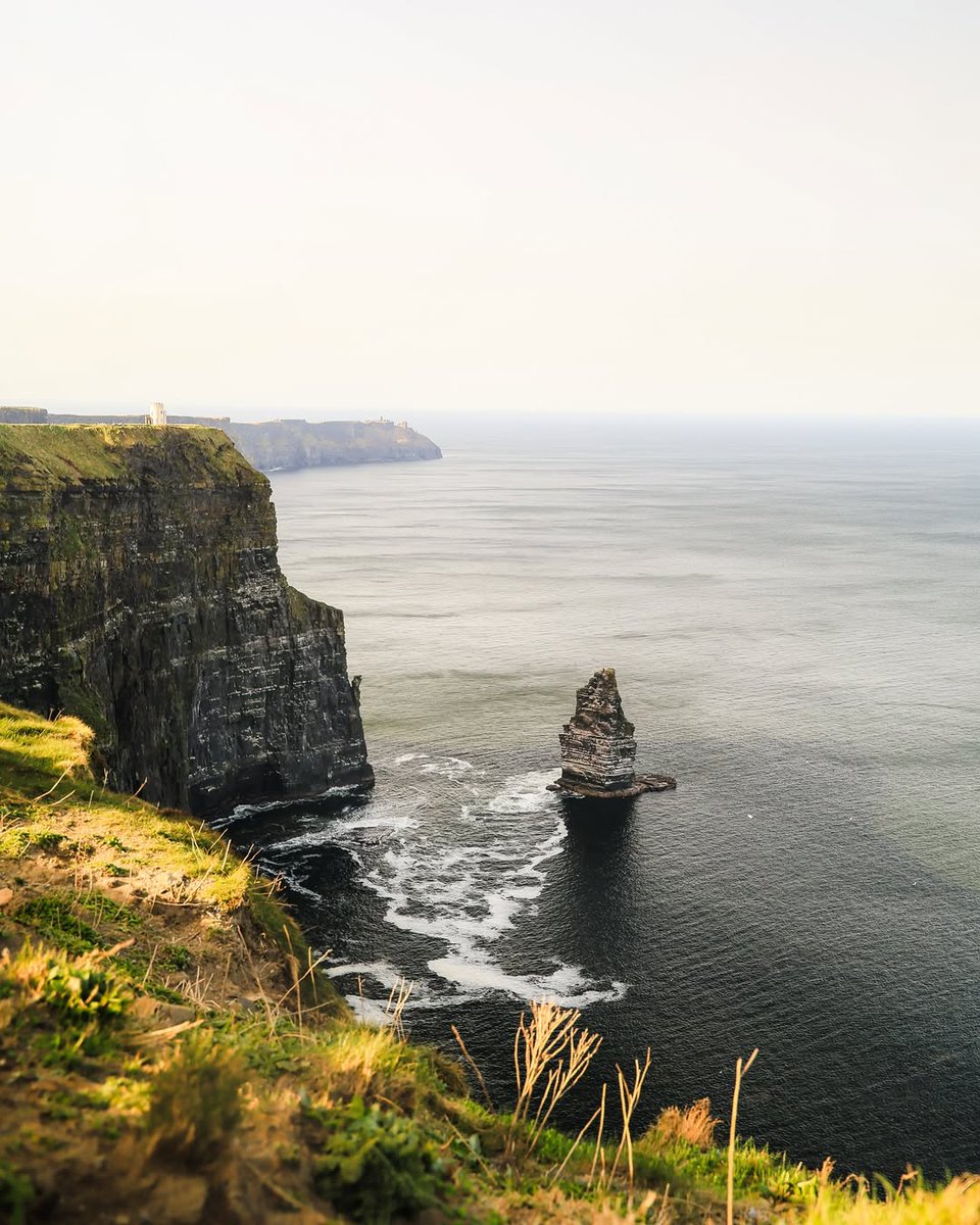 You’ve seen them on postcards, in movies… now it’s time to see them in your camera roll. 📸🌊
 
📍Cliffs of Moher, County Clare
📸 instagram.com/hersh_outdoors

#CountyClare #WildAtlanticWay