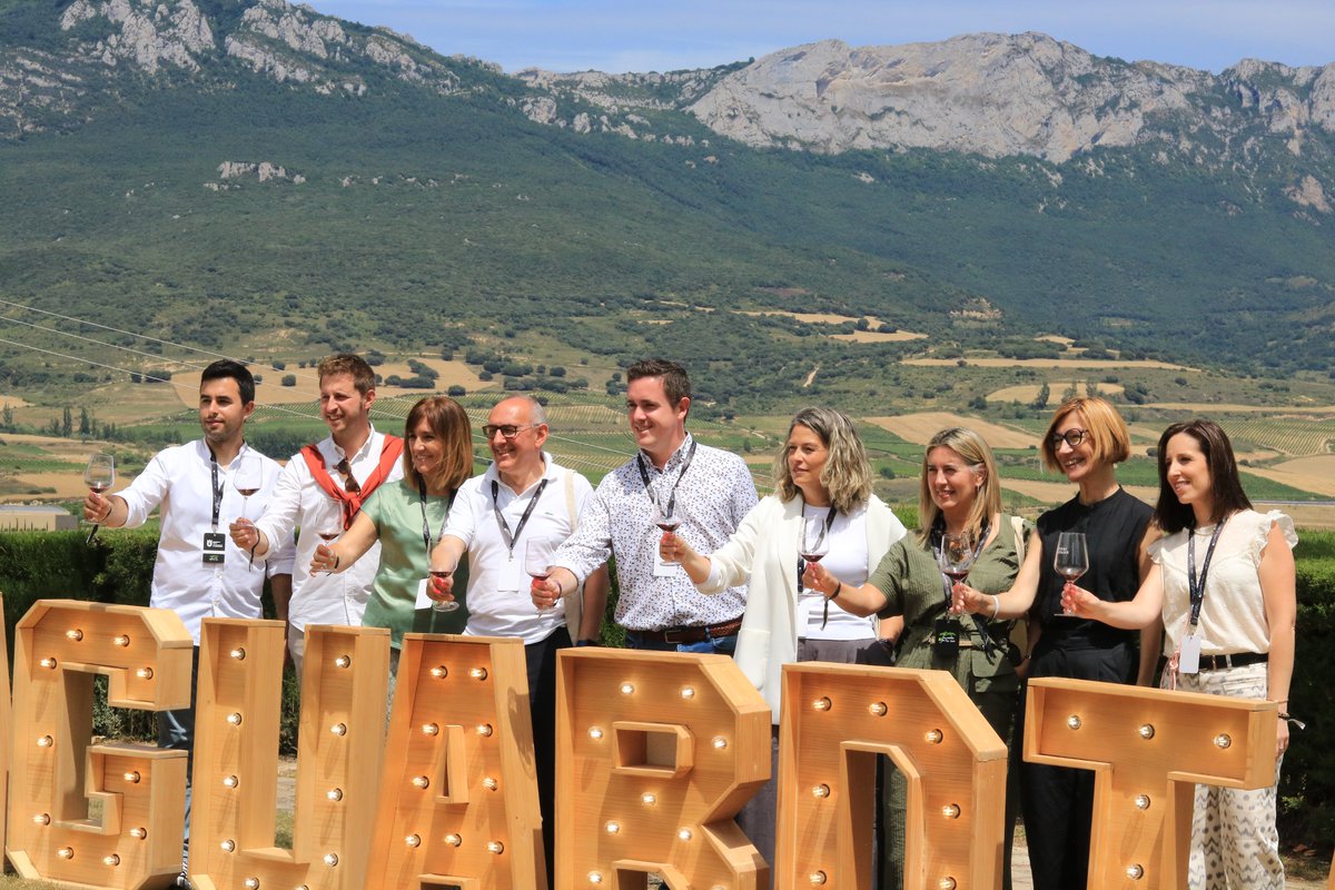 🍷 24 bodegas de #RiojaAlavesa participarán el próximo 7 de junio en la jornada "Laguardia en Vino", una oportunidad para conocer los vinos de parcelaria, de autor o singulares procedentes de viñedos ubicados en el municipio de Laguardia y sus bodegas.

🔗 irekia.euskadi.eus/es/news/101786